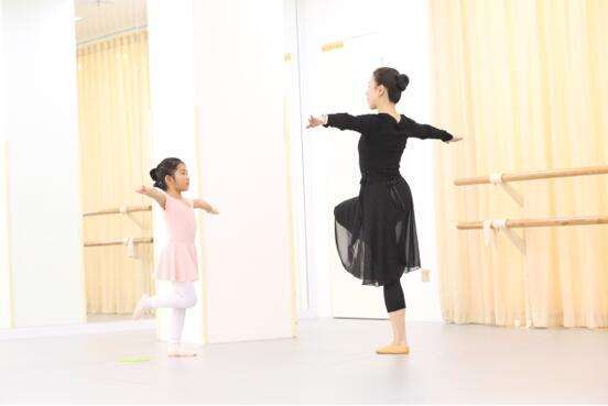 儿童学习芭蕾舞不要错过最佳年龄！(图5)